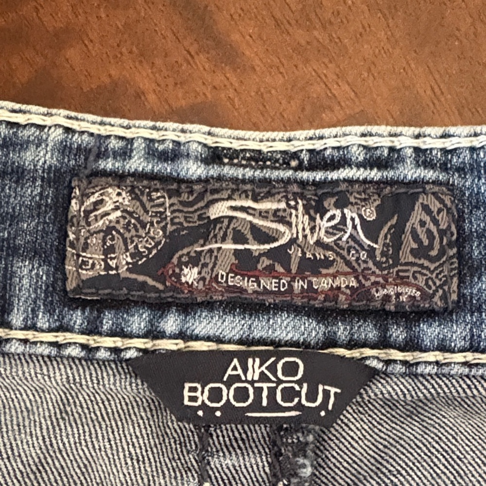 Silver Jeans Women's Classic Blue Boot Cut - Picture 2 of 12